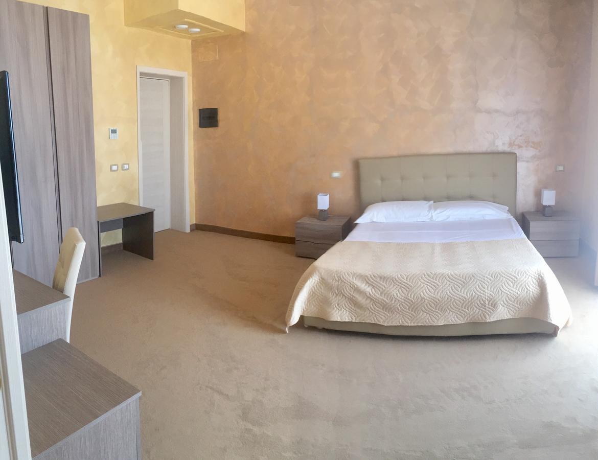 פורטו אמפדוקלה Hotel Riviera Palace מראה חיצוני תמונה