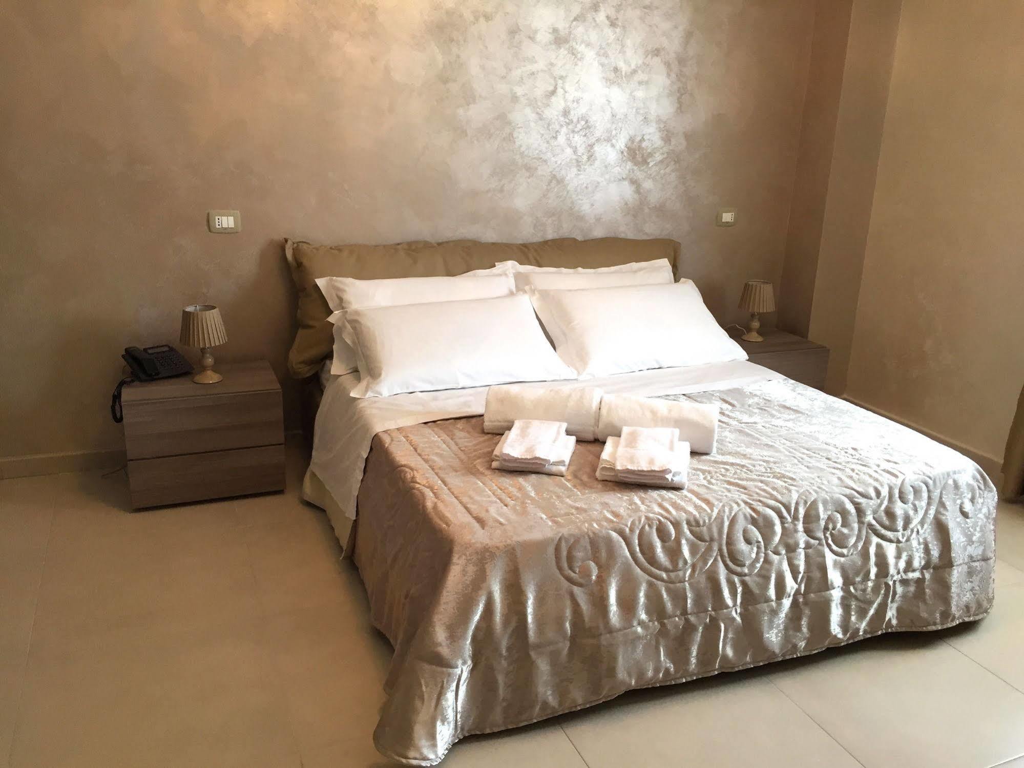 פורטו אמפדוקלה Hotel Riviera Palace מראה חיצוני תמונה