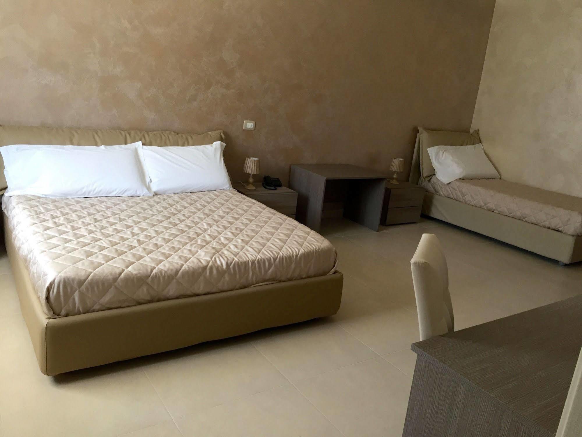 פורטו אמפדוקלה Hotel Riviera Palace מראה חיצוני תמונה